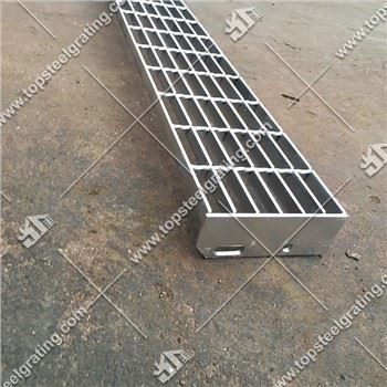 מדרגות מגולוונות