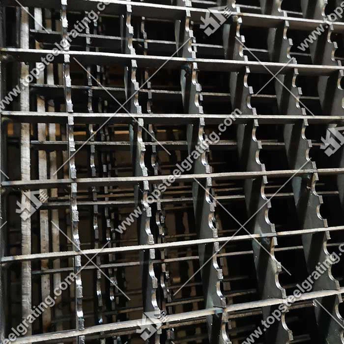 Serrated Bar Grating